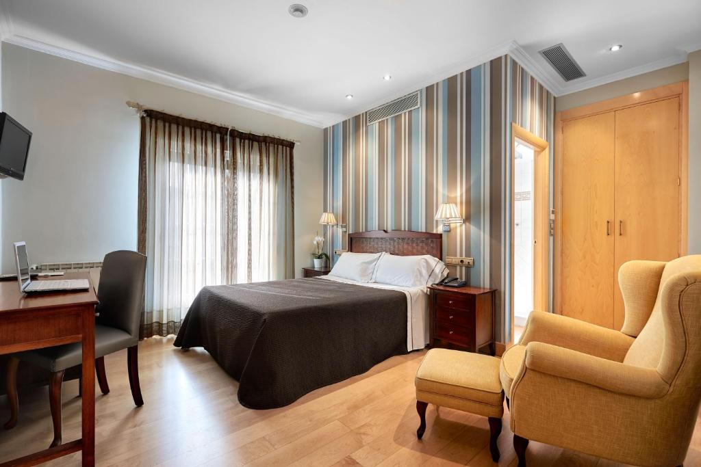 Hotel Atalaia Irun Zimmer foto